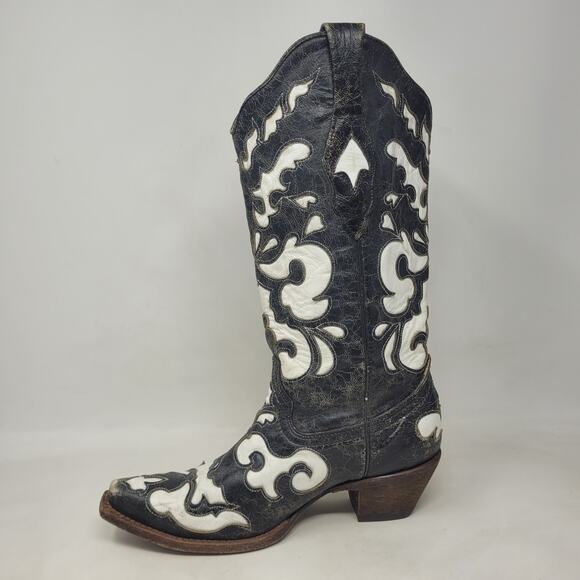 Corral Black Heeled Boots with Ornate Embroidery - Picture 7 of 14